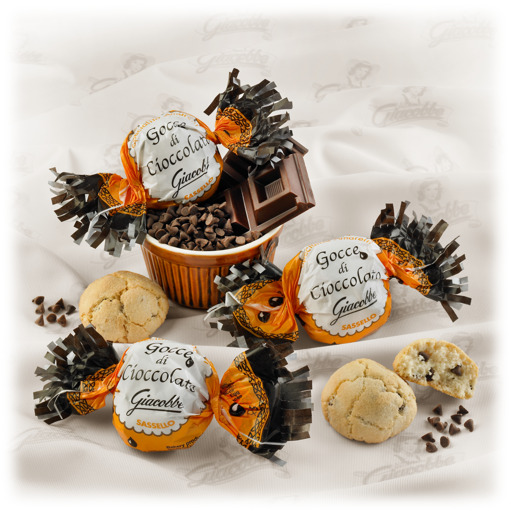 Amaretti con Gocce di Cioccolato